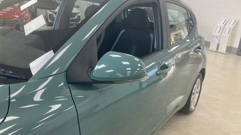 Hyundai i10 1.0 MPi SE Connect 5dr Petrol Hatchback